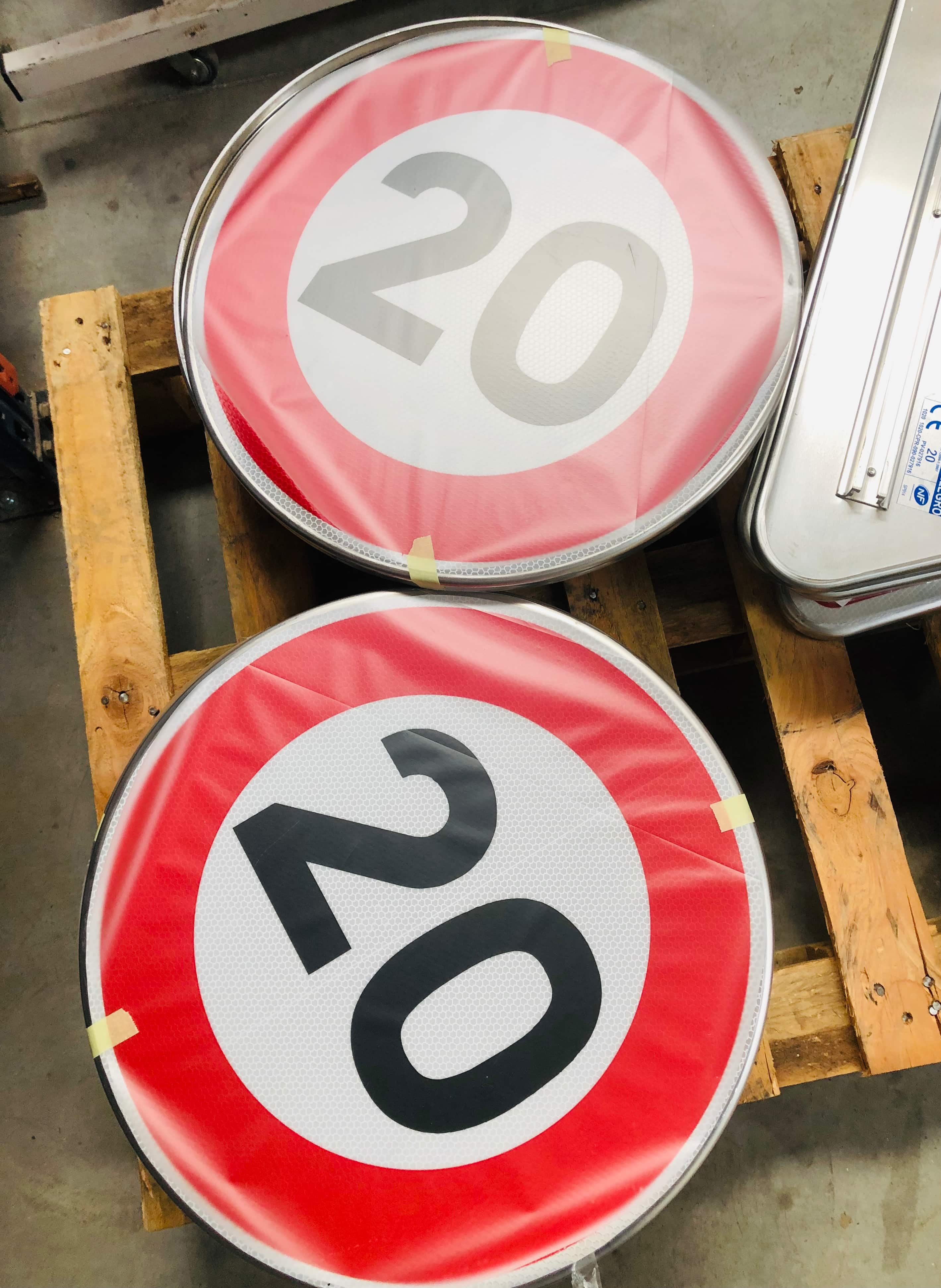 Panneau signalisation en stock